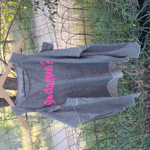 Sweatshirt - Picture 1 of 8